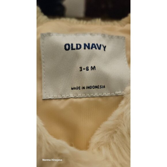Old Navy Baby Faux Fur Vest 3-6M Cream With Button Closure Polyester Shell & Lin - Picture 2 of 6